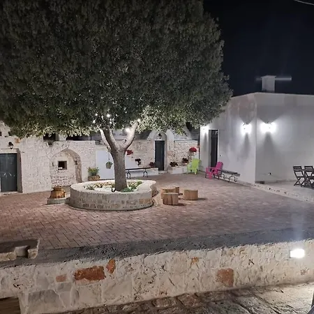 Trullo Il Leccio Con Piscina 세글리에 메사피카