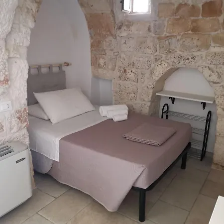 빌라 Trullo Il Leccio Con Piscina 세글리에 메사피카