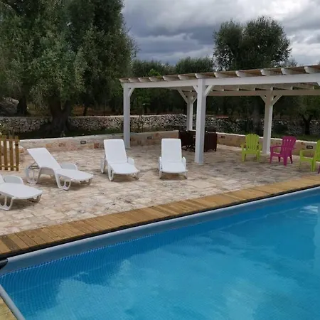 Trullo Il Leccio Con Piscina 세글리에 메사피카