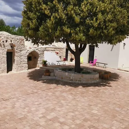빌라 Trullo Il Leccio Con Piscina 세글리에 메사피카