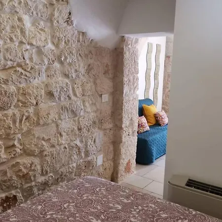 Trullo Il Leccio Con Piscina 빌라