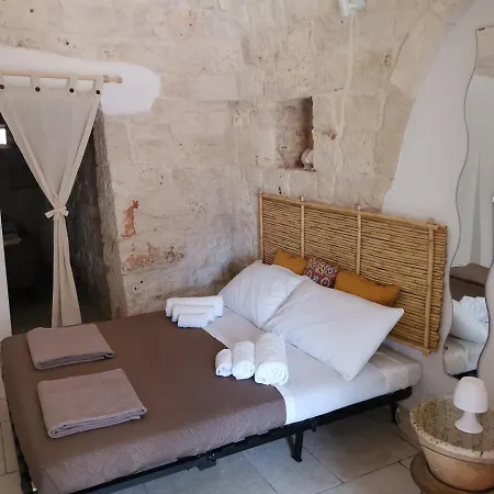 Trullo Il Leccio Con Piscina Ceglie Messapica